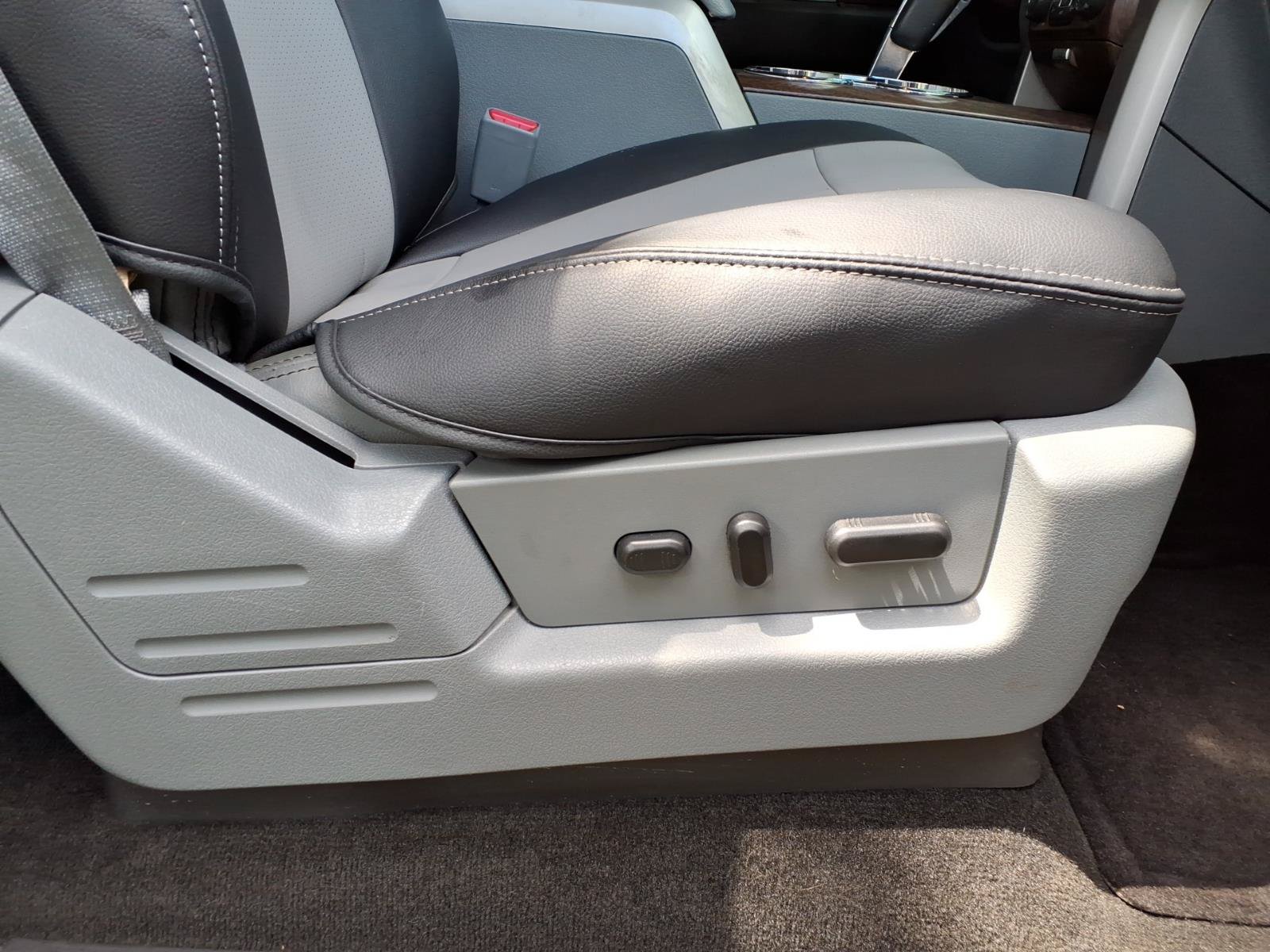 Used 2013 Ford F150 Lariat w/ Luxury Equipment Group AWD/4WD image 12