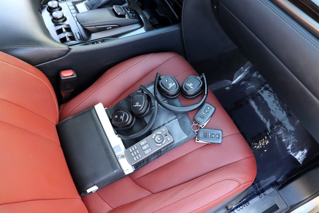 Used 2019 Lexus LX 570 4WD w/ Luxury Package image 99