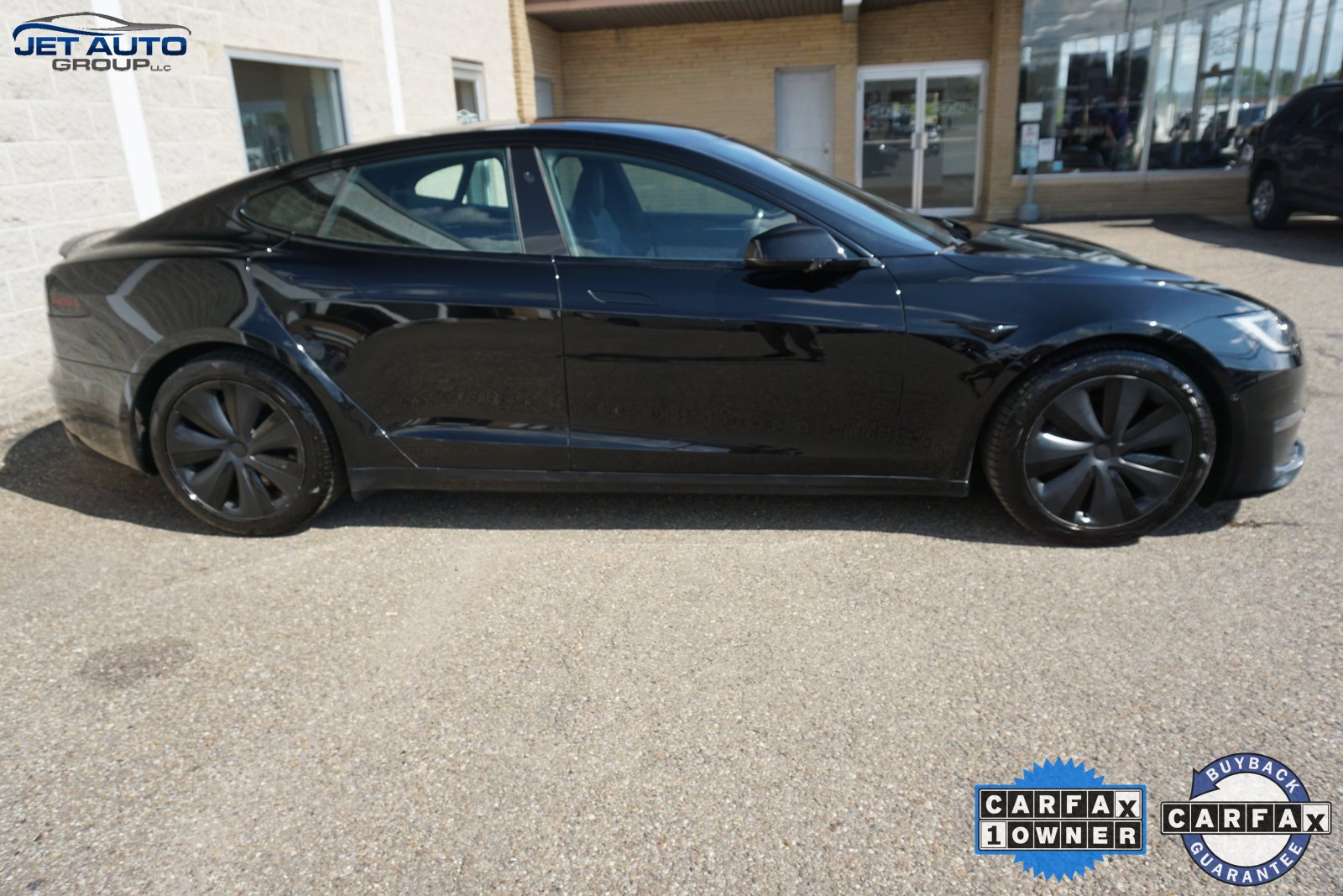 Used 2022 Tesla Model S Plaid image 6