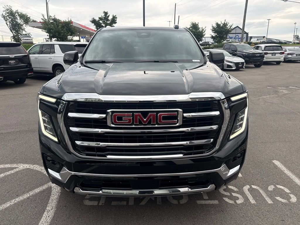 Used 2025 GMC Yukon XL Elevation RWD image 3