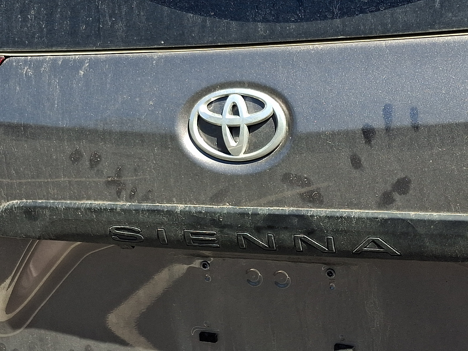 Certified 2020 Toyota Sienna L FWD image 4
