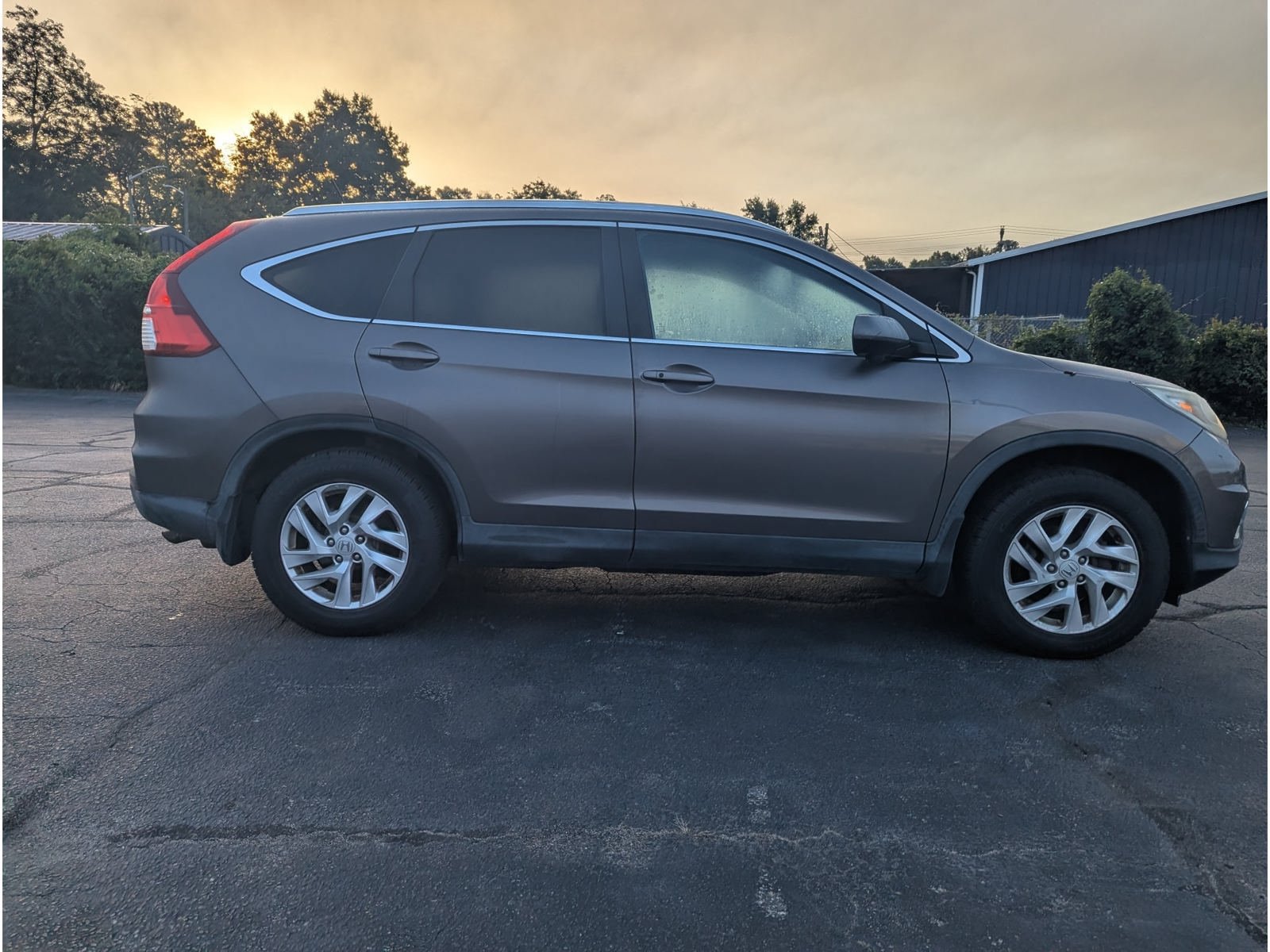 Used 2016 Honda CR-V EX-L image 2