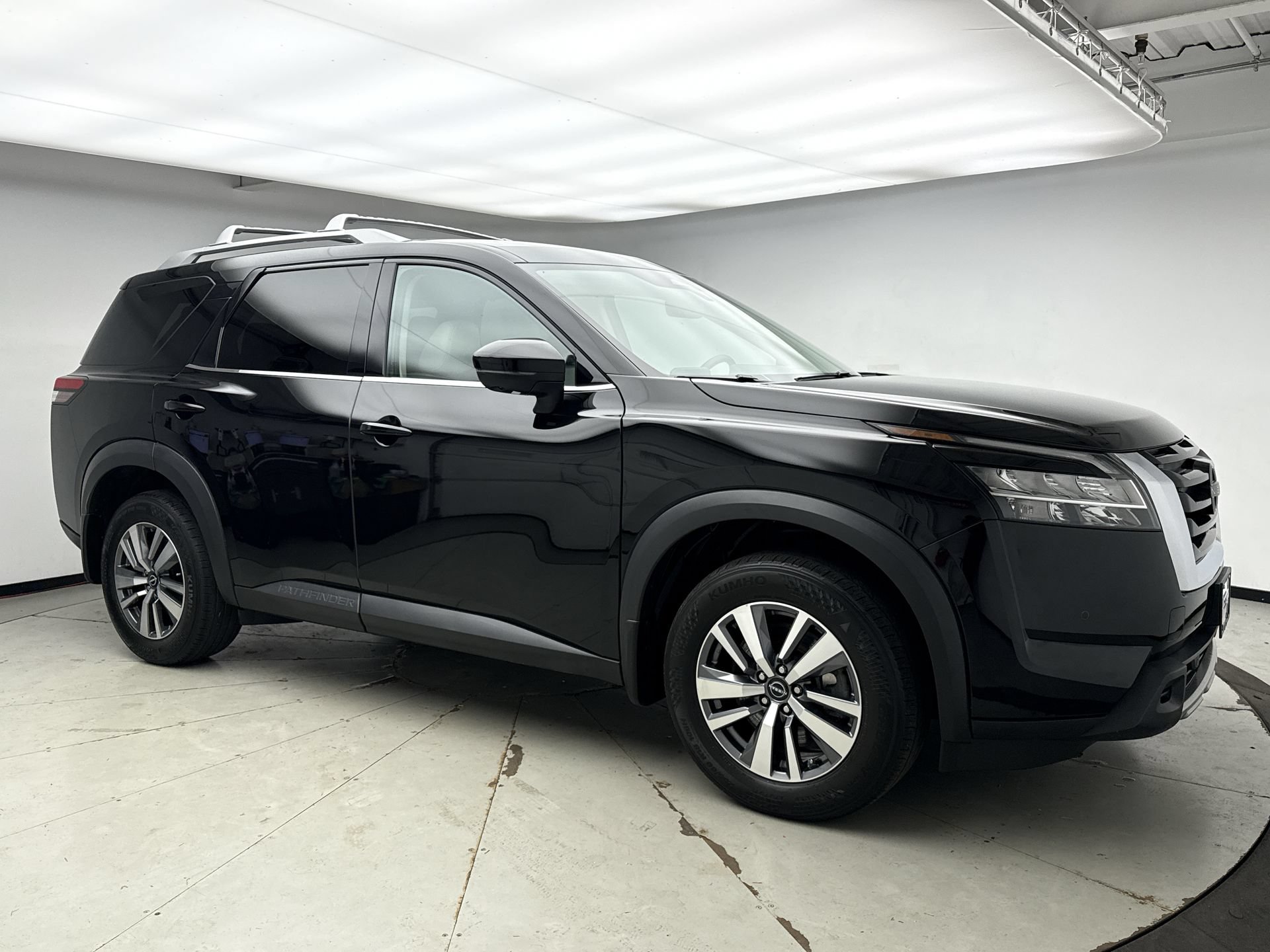 Used 2023 Nissan Pathfinder SL AWD/4WD image 7