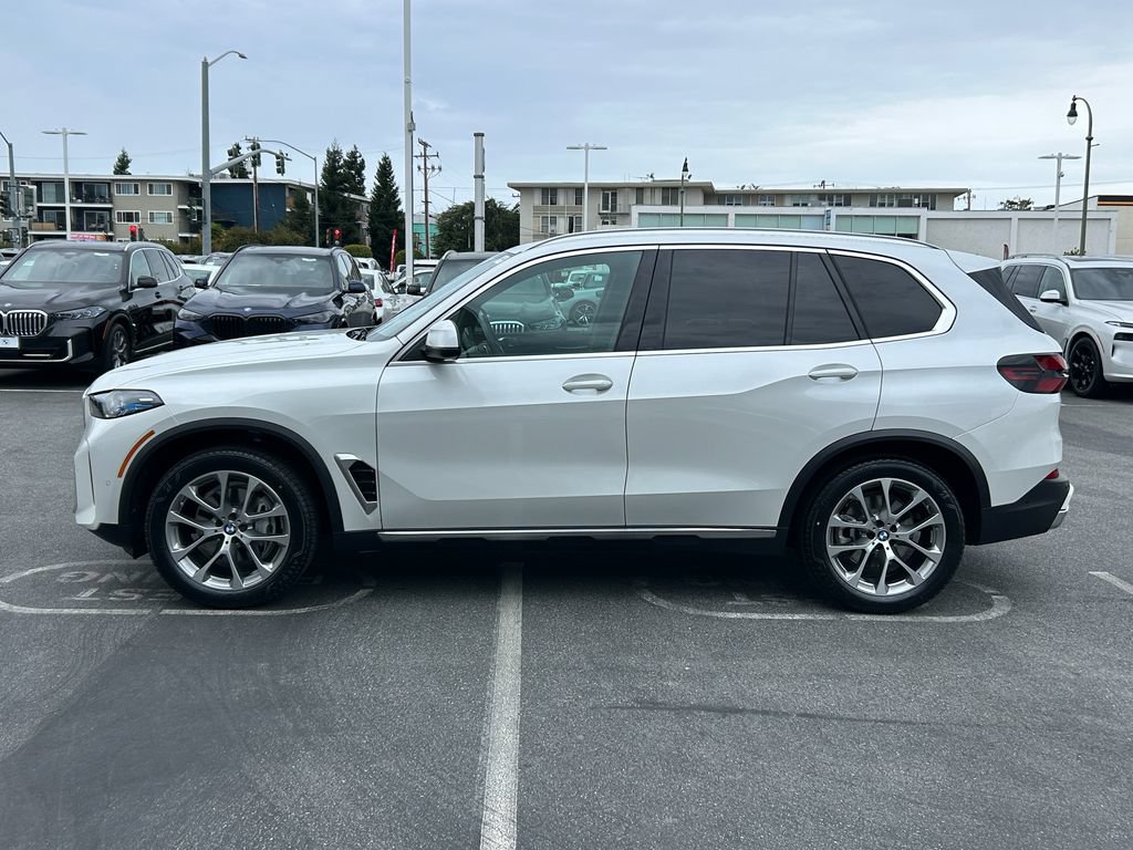 Used 2026 BMW X5 sDrive40i w/ Parking Assistance Package RWD image 2