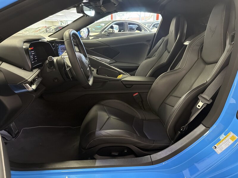 Used 2025 Chevrolet Corvette Stingray Coupe w/ 1LT RWD image 23