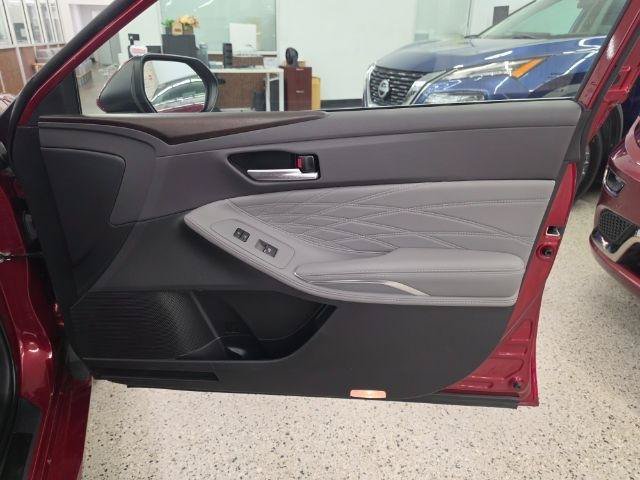 Used 2020 Toyota Avalon Limited w/ Advanced Safety Package FWD image 35