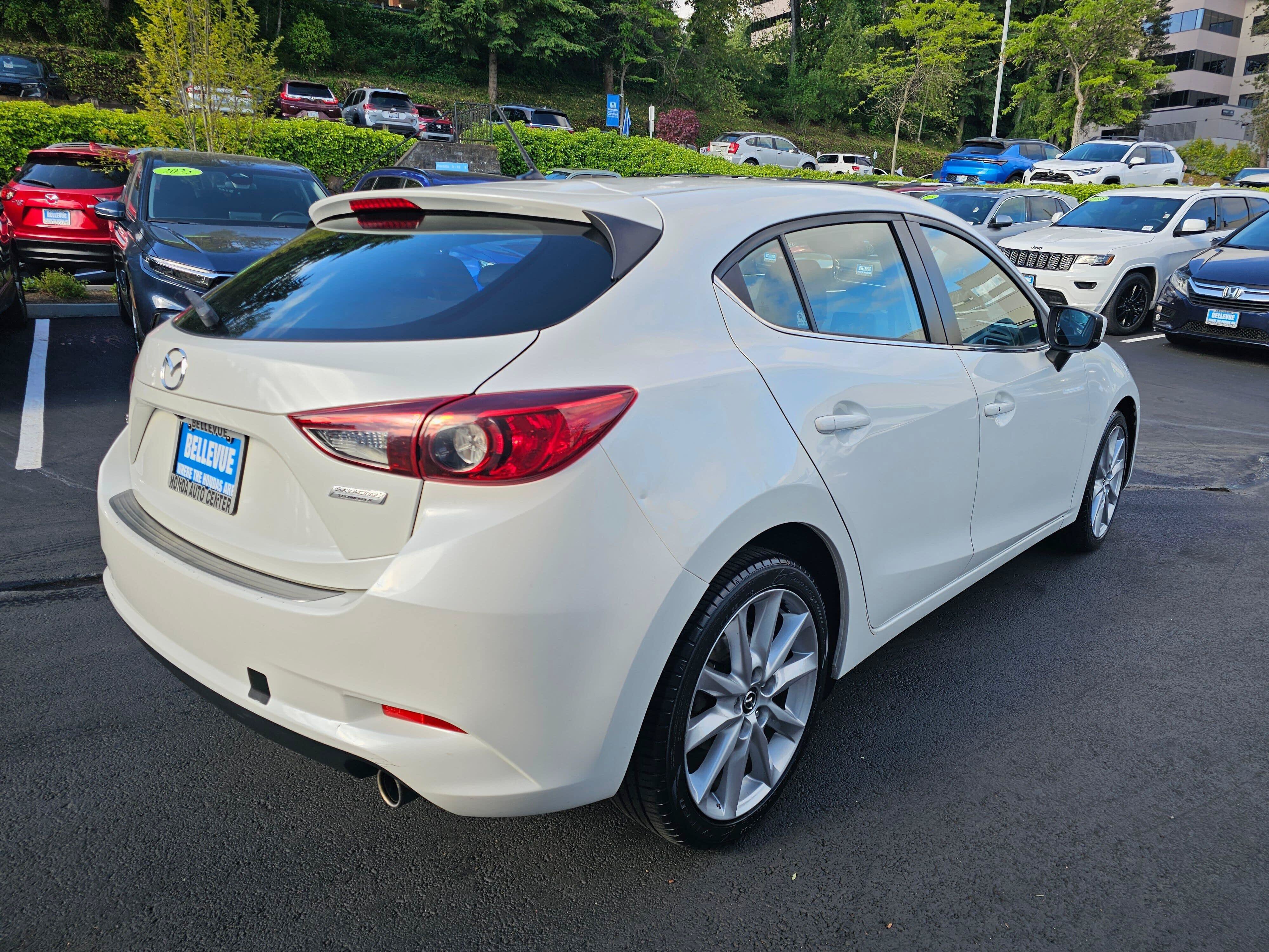 Used 2017 MAZDA MAZDA3 Touring FWD image 7