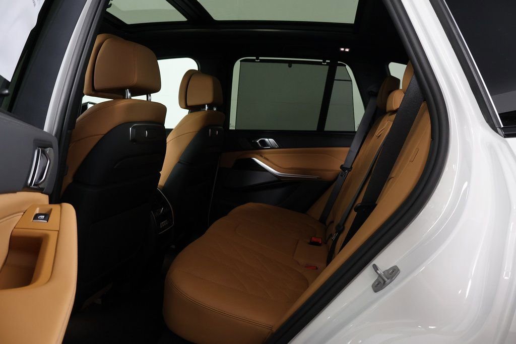 New 2026 BMW X5 xDrive50e w/ Executive Package image 6