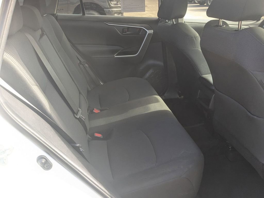Used 2021 Toyota RAV4 LE image 27