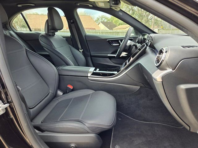 Used 2025 Mercedes-Benz C 300 Sedan image 29