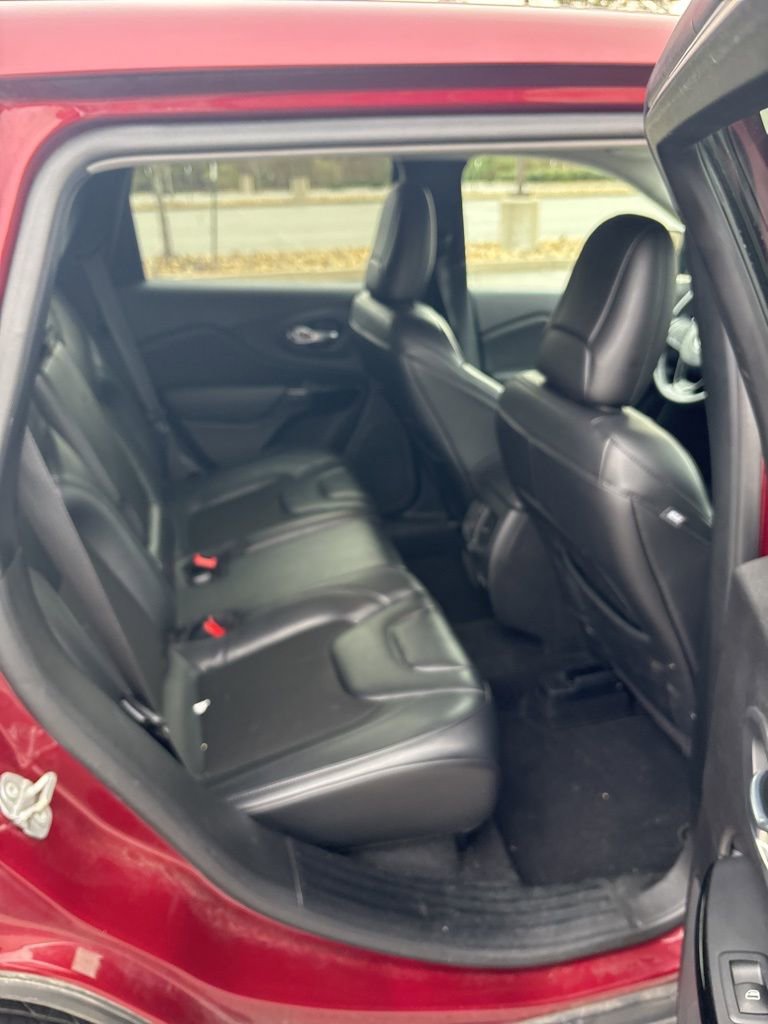 Used 2021 Jeep Cherokee Altitude image 13