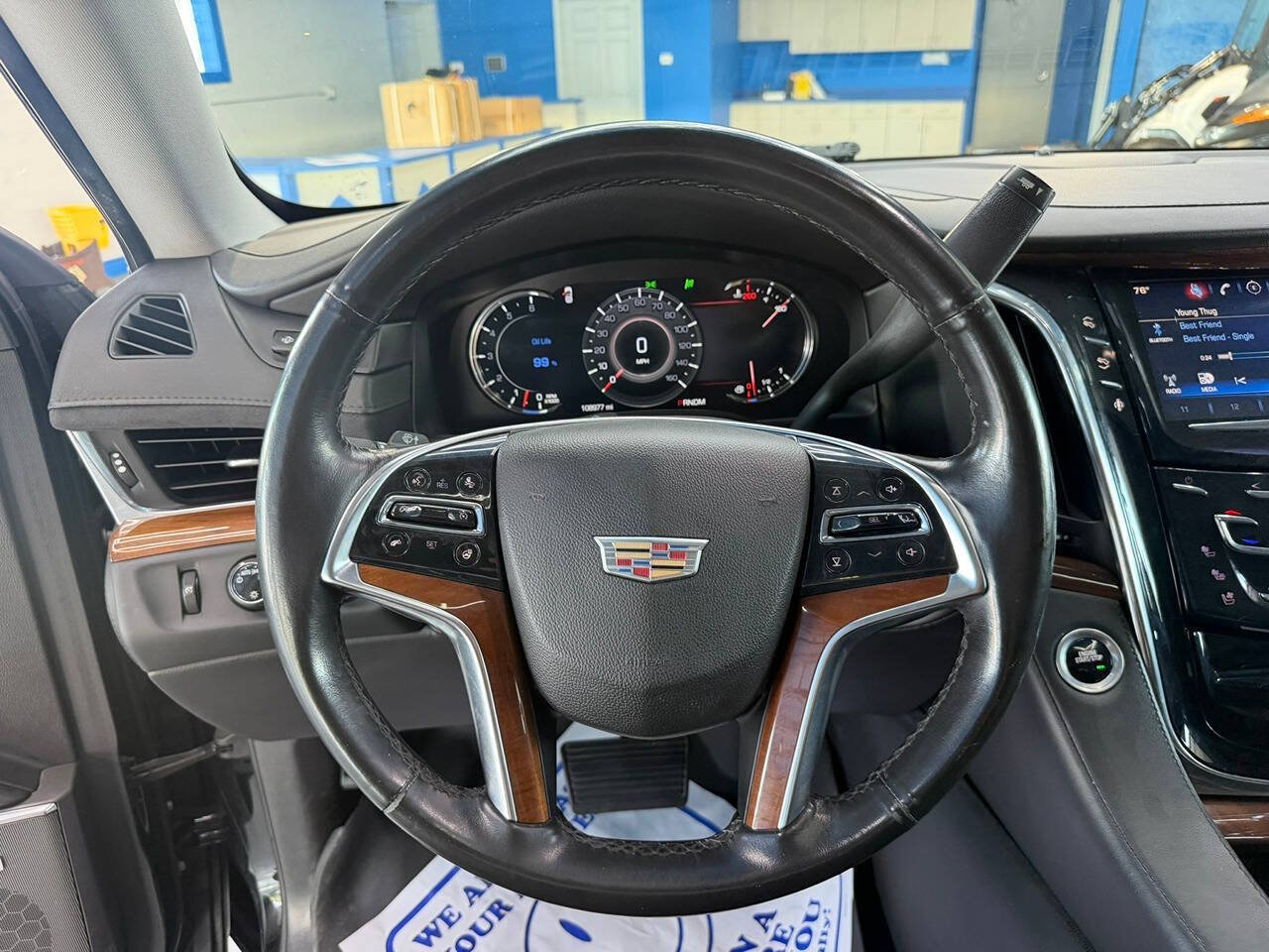 Used 2016 Cadillac Escalade Luxury AWD/4WD image 26