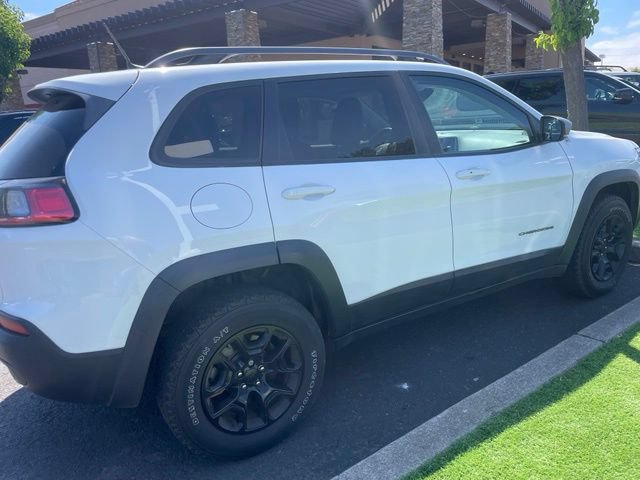 Used 2019 Jeep Cherokee Trailhawk w/ Comfort/Convenience Group AWD/4WD image 18