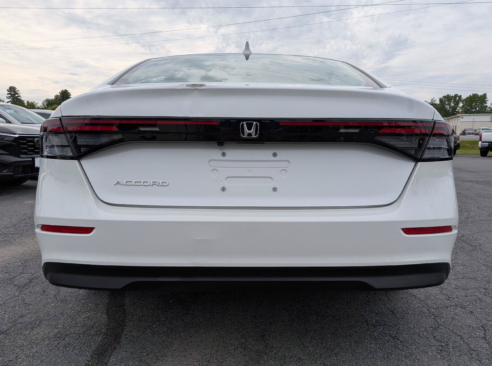 Used 2023 Honda Accord LX image 9