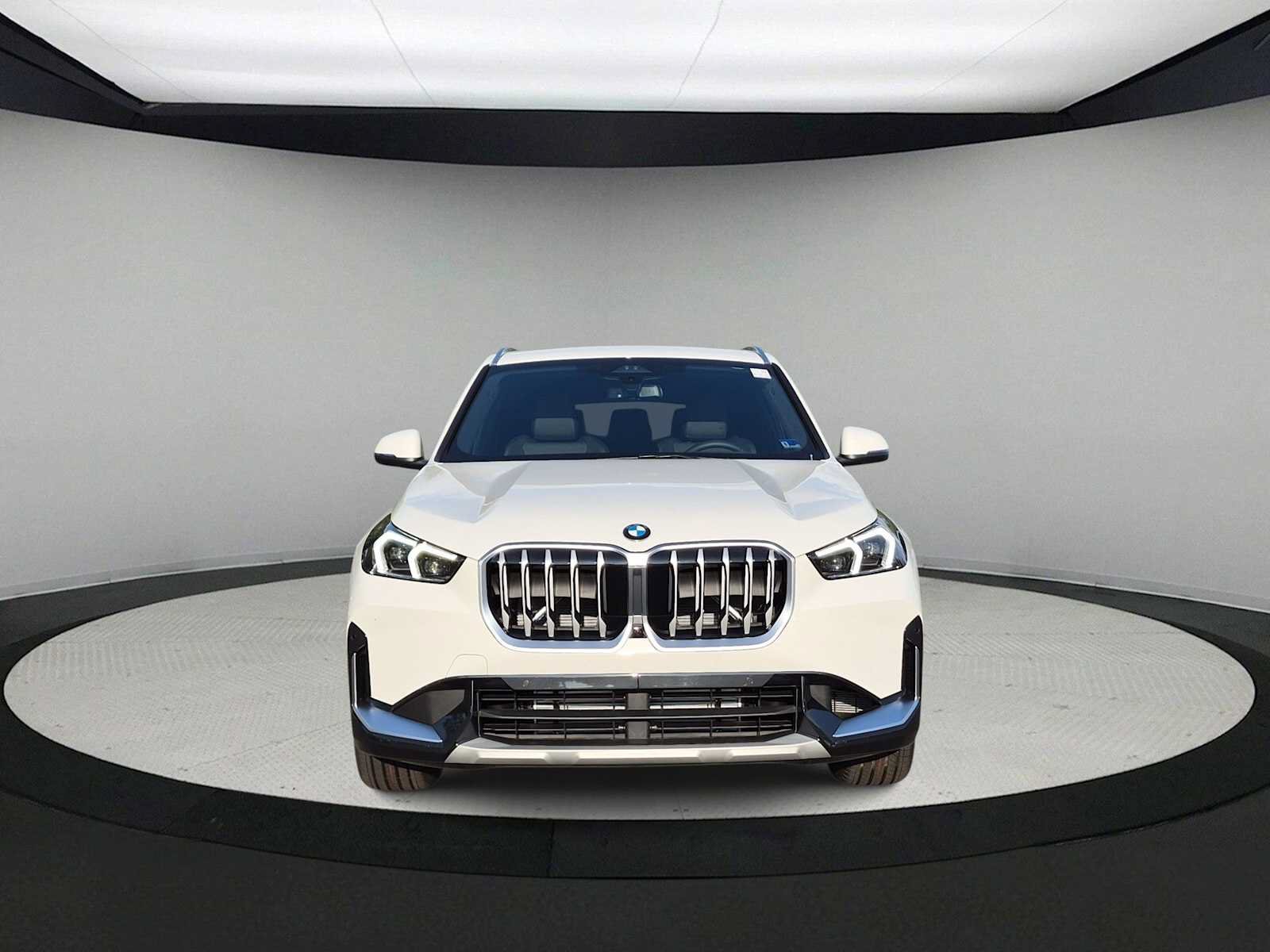 New 2027 BMW X1 xDrive28i AWD/4WD image 3