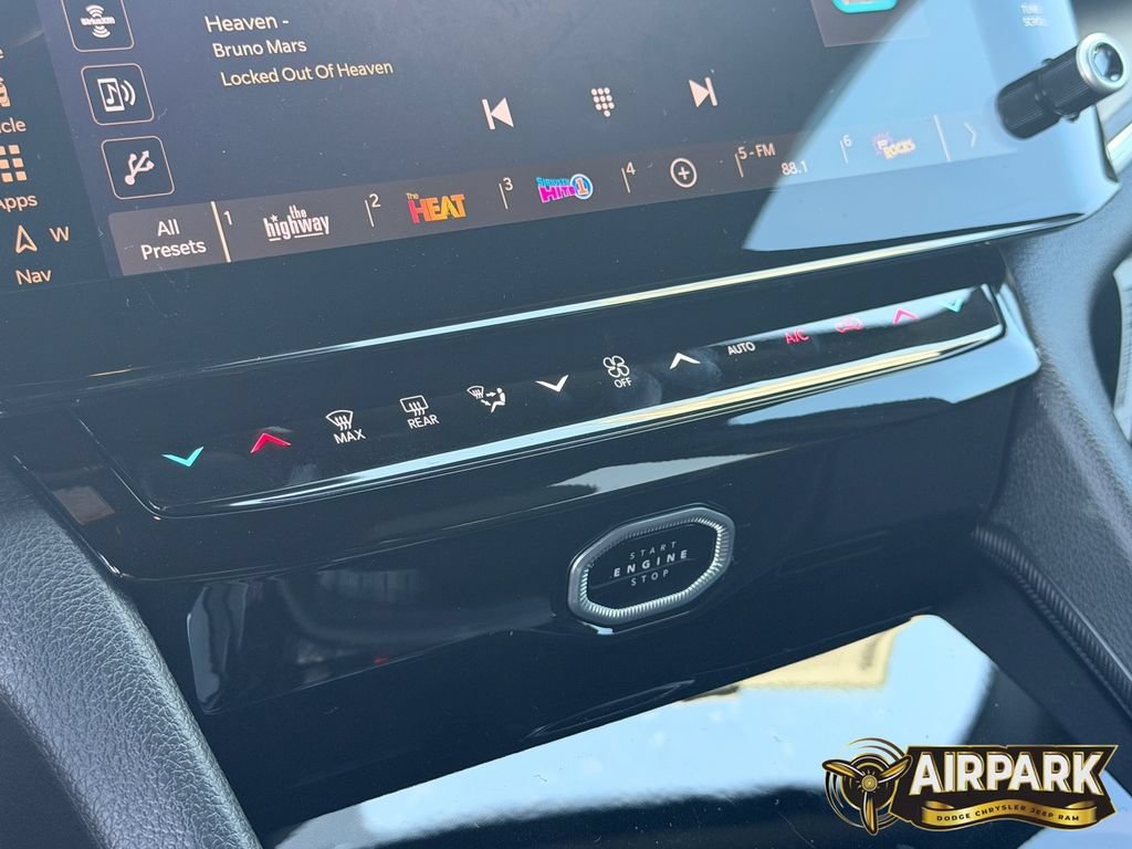 New 2026 Jeep Grand Cherokee Limited w/ Luxury Tech Group II AWD/4WD image 26