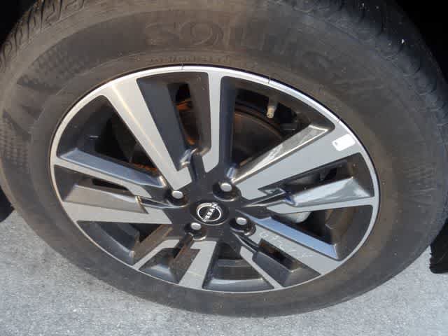 Used 2025 Nissan Versa SV w/ Trunk Package FWD image 44