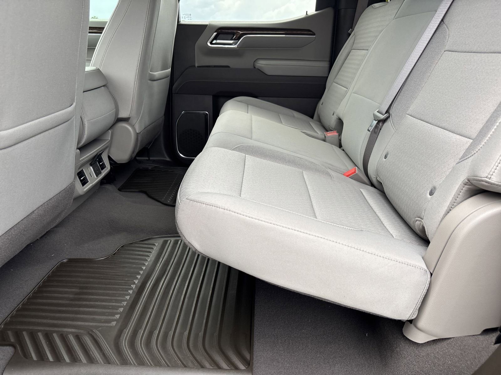 New 2025 GMC Sierra 1500 SLE w/ Preferred Package image 24