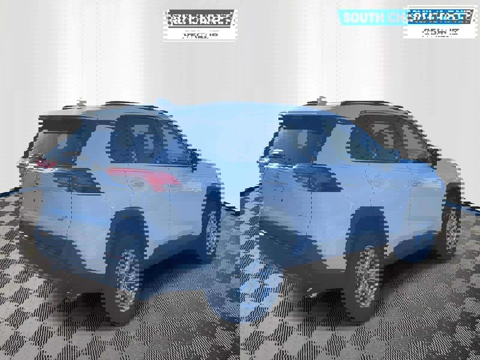 Used 2021 Toyota RAV4 XLE image 5