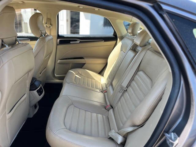 Used 2014 Ford Fusion SE w/ Equipment Group 202A FWD image 8