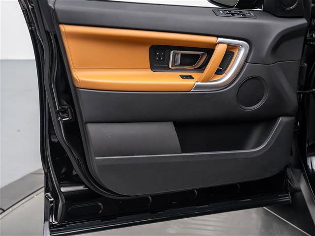 Used 2019 Land Rover Discovery Sport HSE Luxury image 22