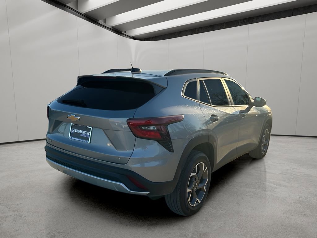 Used 2025 Chevrolet Trax LT w/ LT Convenience Package image 5