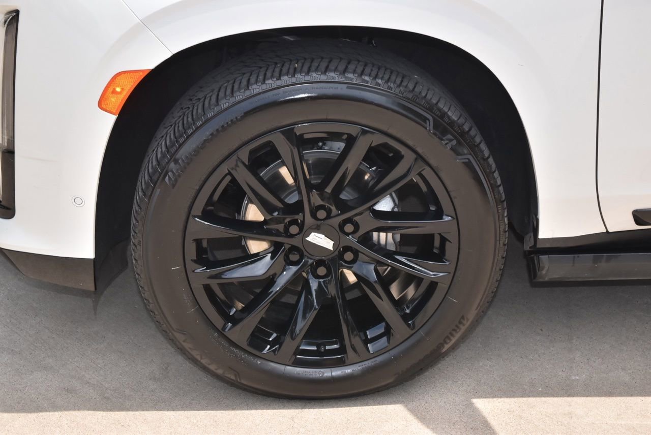 Used 2023 Cadillac Escalade ESV Sport Platinum w/ LPO, ONYX Package AWD/4WD image 42