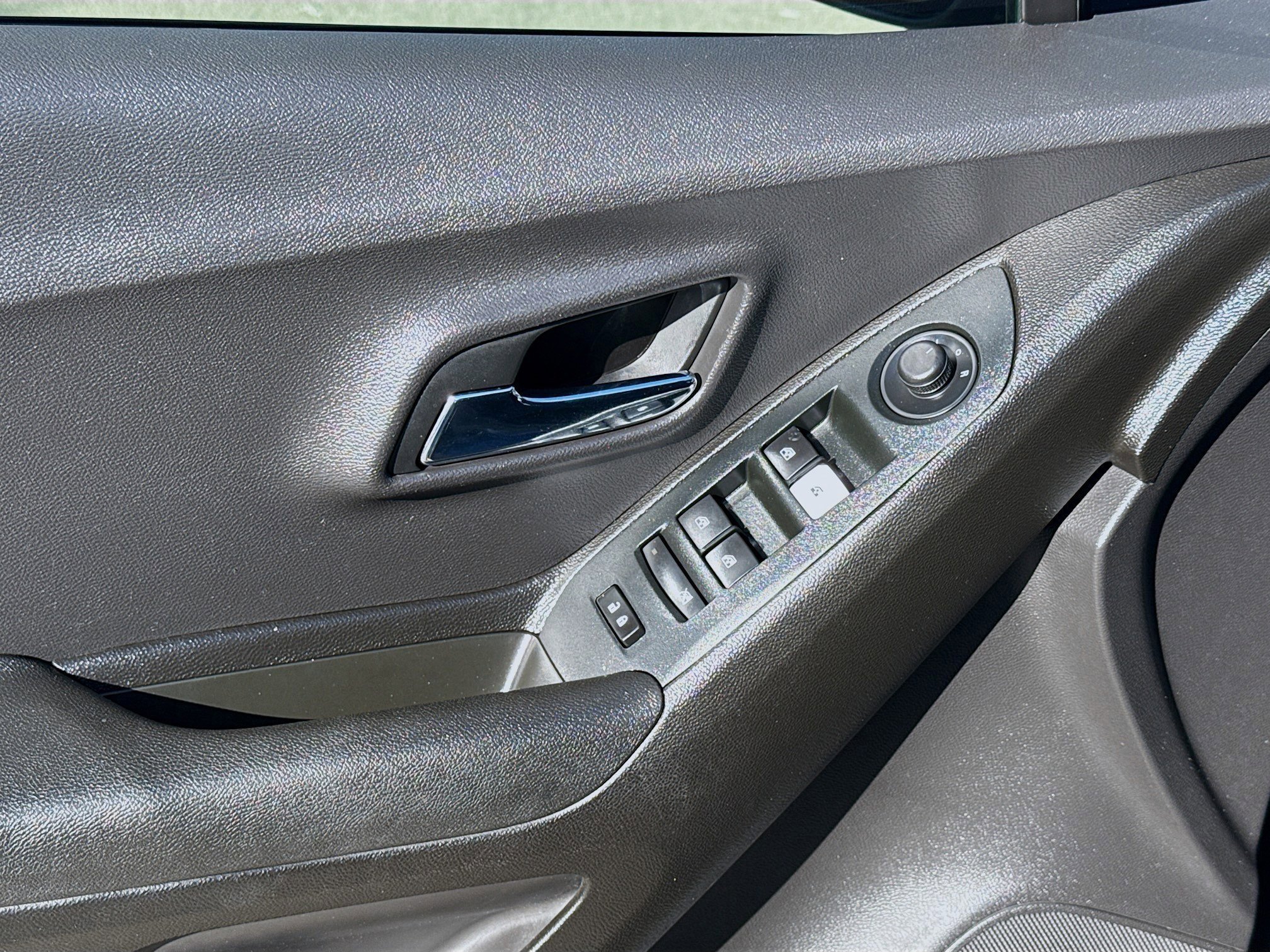 Used 2019 Chevrolet Trax LS w/ Tint and Cruise Package image 14