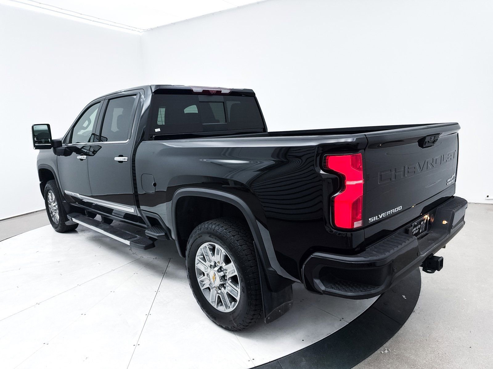 Used 2024 Chevrolet Silverado 2500 High Country w/ High Country Premium Package image 26