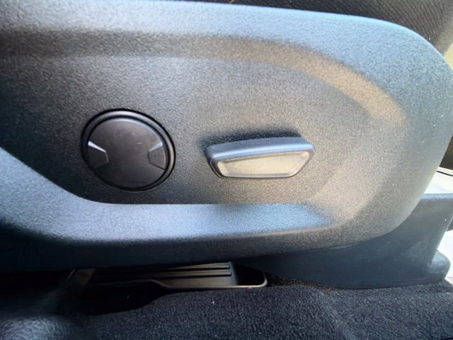 Used 2019 Ford Explorer XLT w/ Equipment Group 201A AWD/4WD image 36