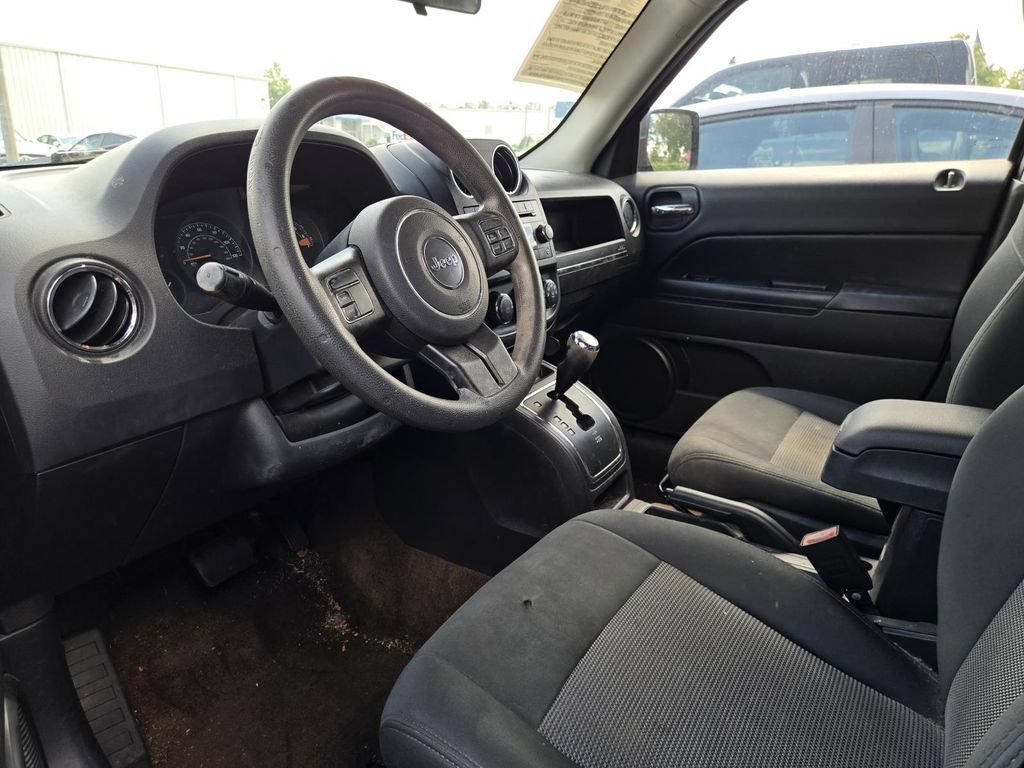 Used 2014 Jeep Patriot Sport w/ Power Value Group FWD image 4