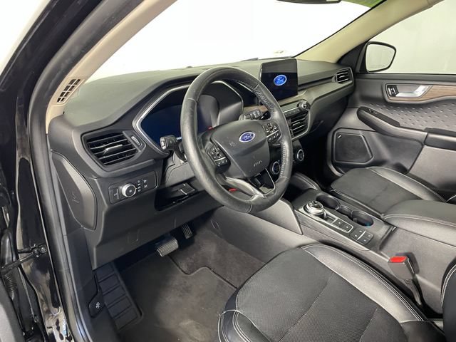 Used 2020 Ford Escape Titanium AWD/4WD image 3