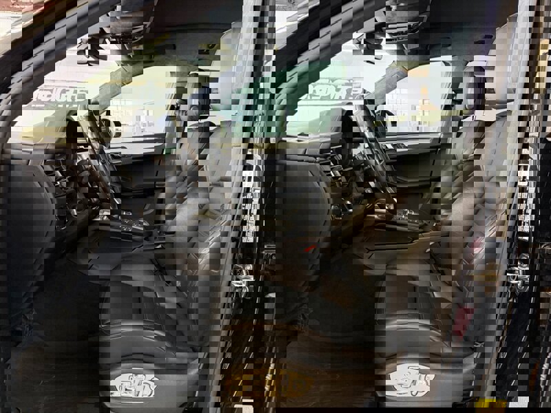 Used 2020 Porsche Macan Turbo image 28