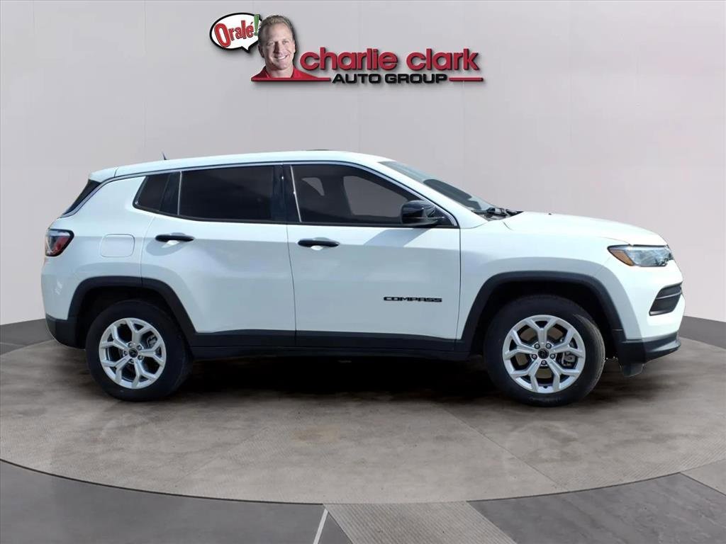 Used 2025 Jeep Compass Sport image 6