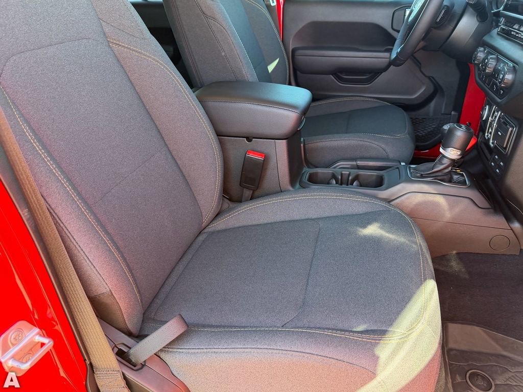 Used 2025 Jeep Wrangler Sport S image 11