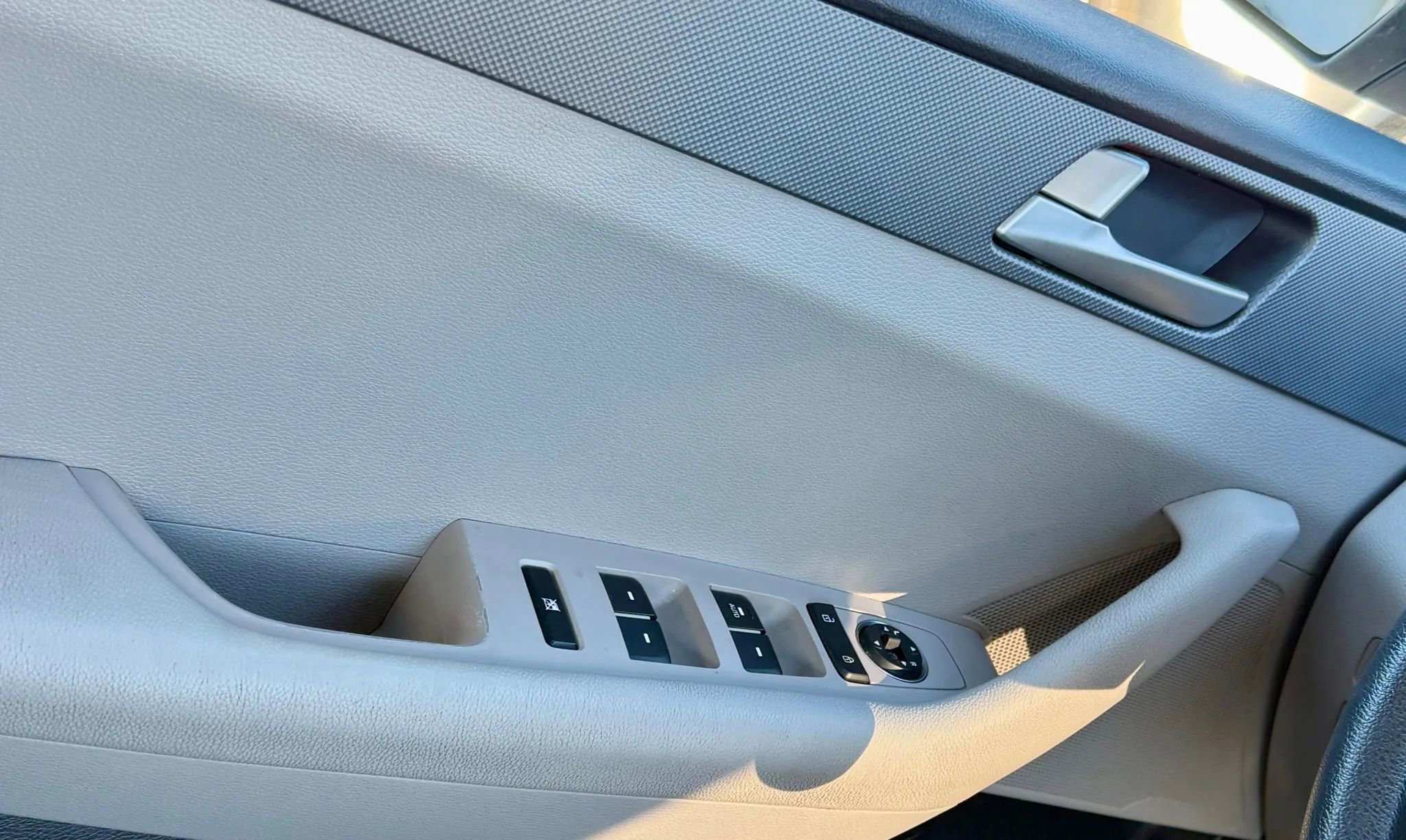 Used 2017 Hyundai Sonata SE image 19