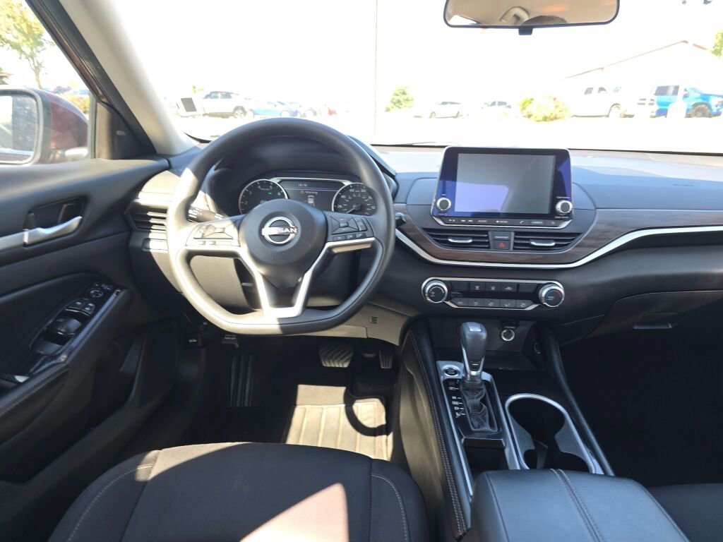 Used 2023 Nissan Altima 2.5 SV image 15