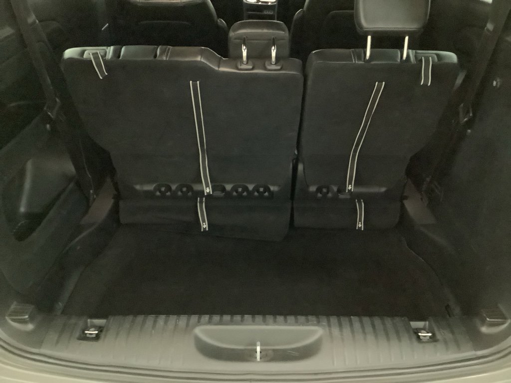 Used 2025 Chrysler Pacifica Select image 8