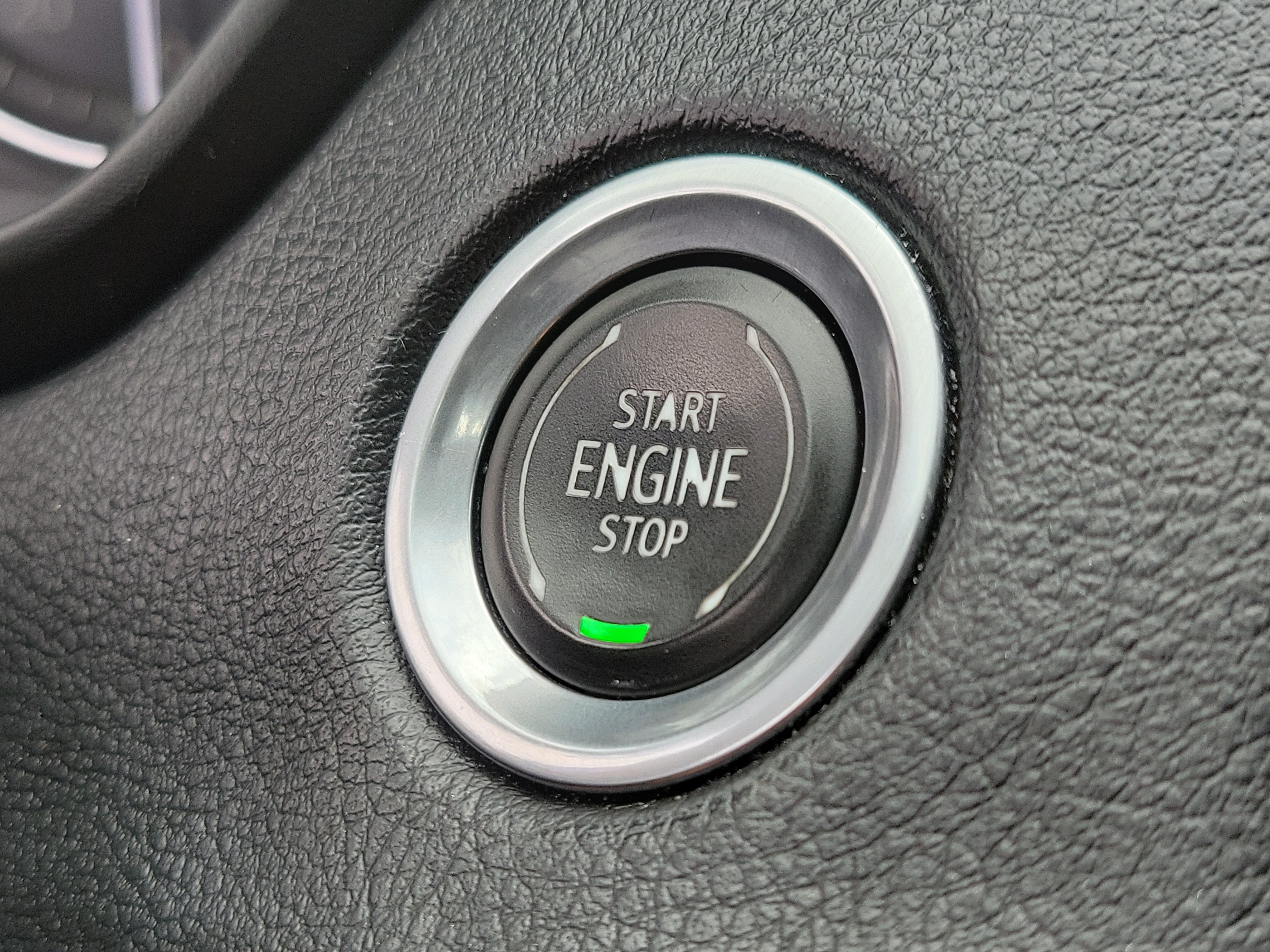 Used 2021 Cadillac XT4 Premium Luxury w/ LPO, Radiant Package FWD image 30