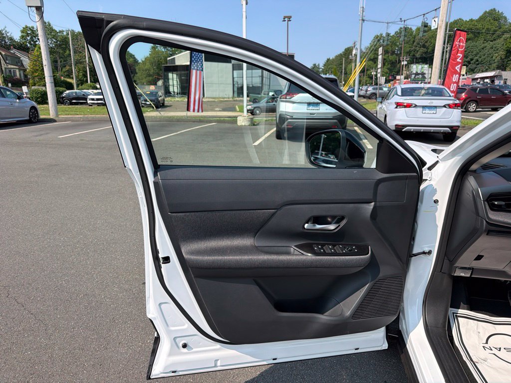 New 2026 Nissan Kicks SV w/ SV Premium Package AWD/4WD image 11