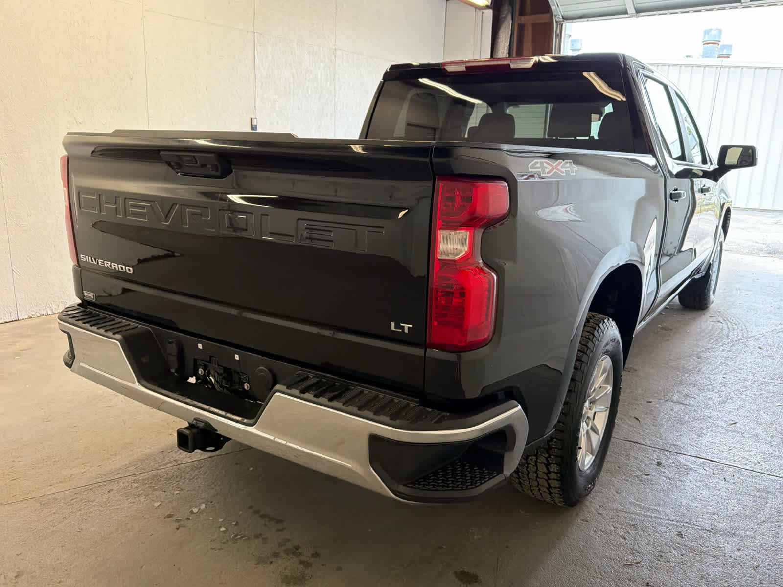Used 2025 Chevrolet Silverado 1500 LT image 4