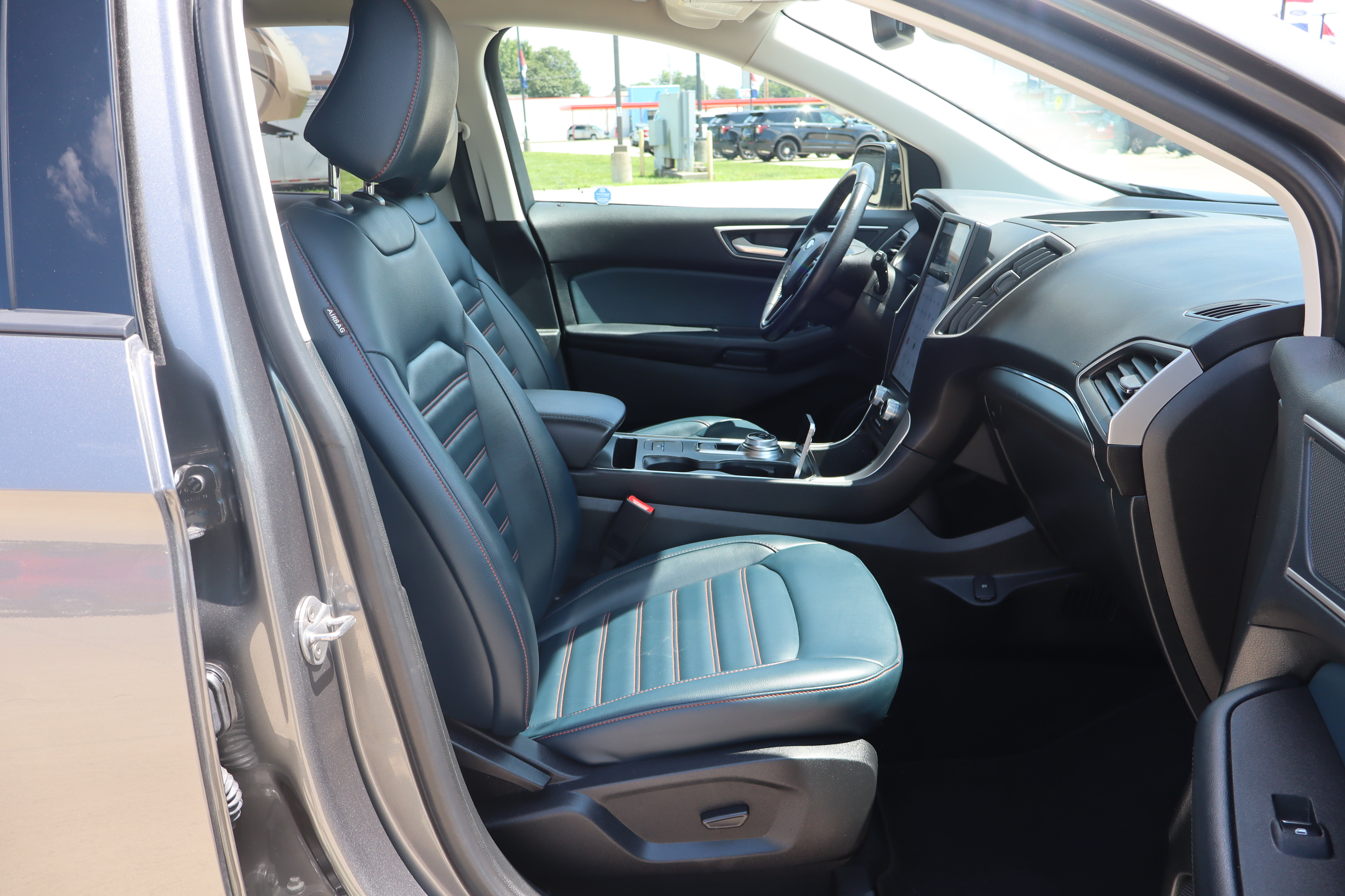 Used 2023 Ford Edge SEL w/ Sport Appearance Package AWD/4WD image 13
