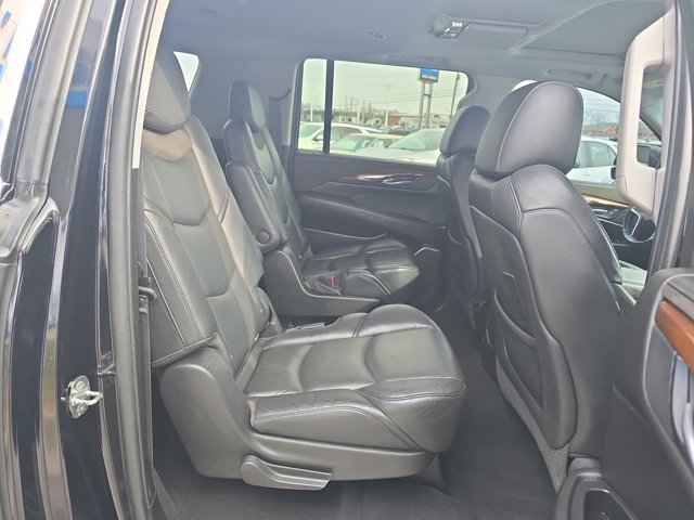 Used 2018 Cadillac Escalade ESV Premium Luxury image 19