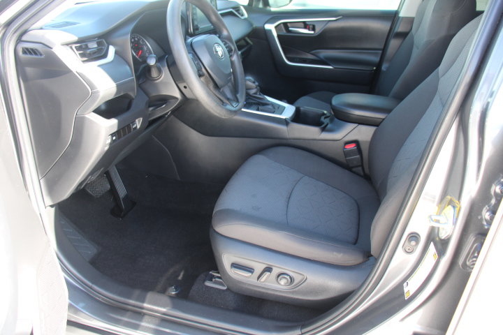 Certified 2022 Toyota RAV4 XLE w/ Convenience Package FWD image 11