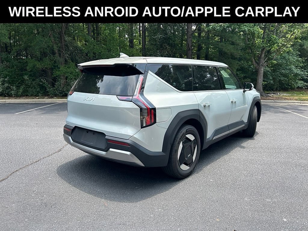 Used 2024 Kia EV9 Light RWD image 4