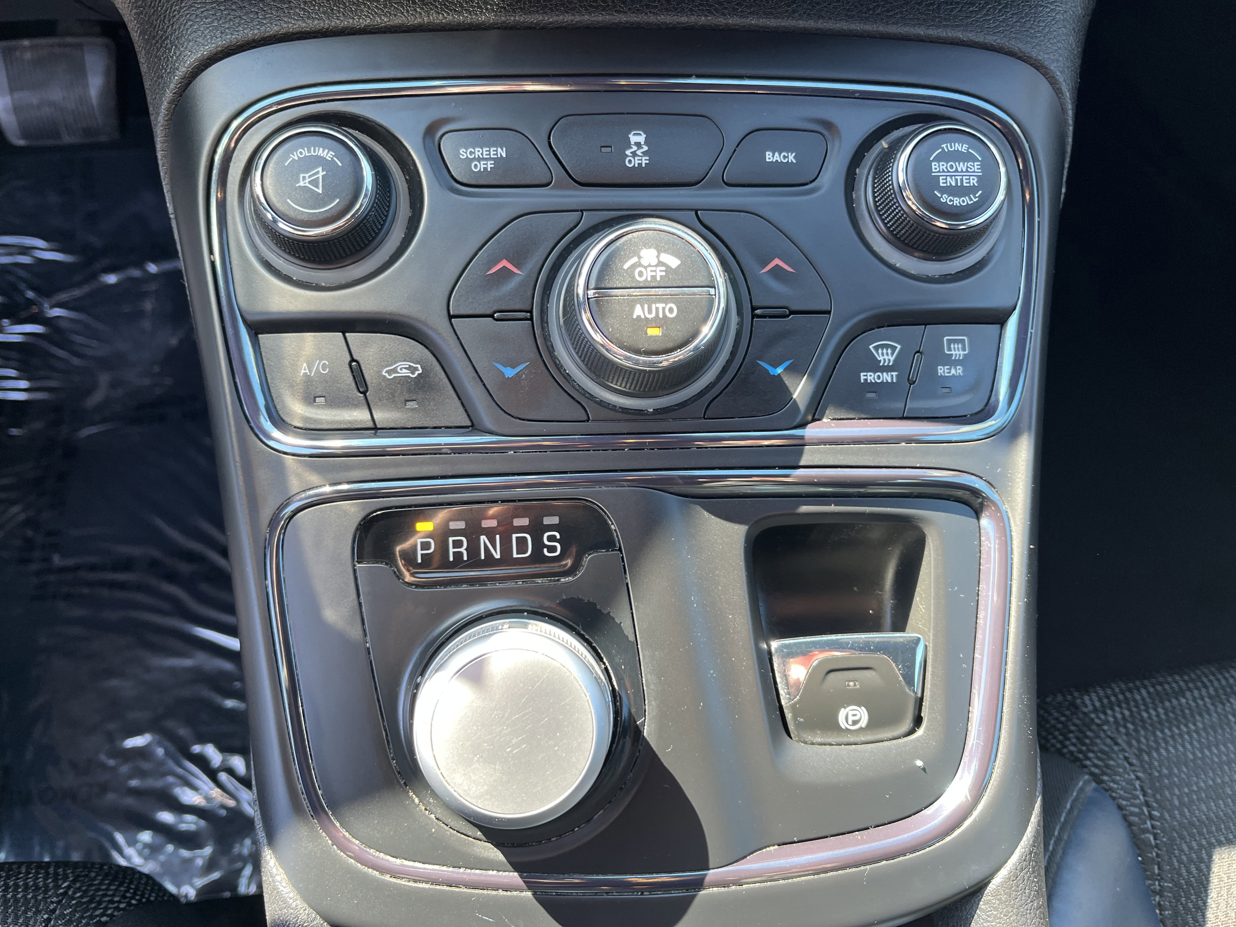 Used 2016 Chrysler 200 S w/ Comfort Group image 14