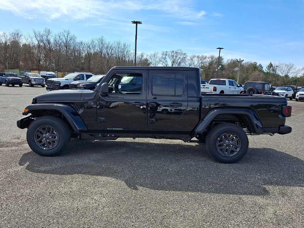 New 2026 Jeep Gladiator Sport AWD/4WD image 5