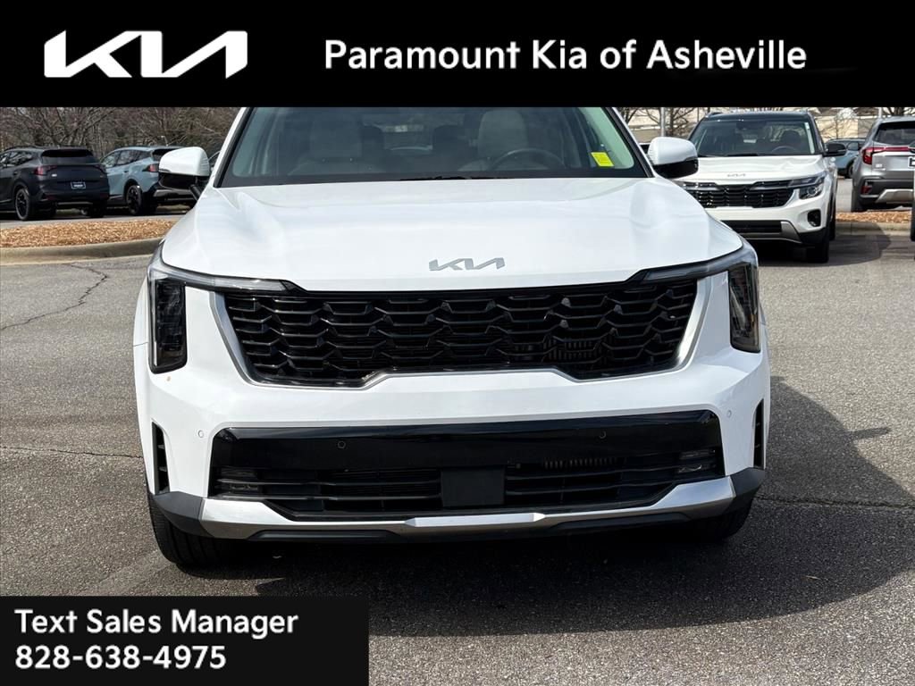 Certified 2025 Kia Sorento EX w/ Panoramic Sunroof Package image 2