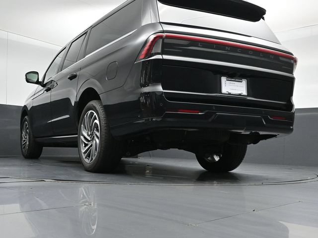 Certified 2025 Lincoln Navigator L Reserve AWD/4WD image 45