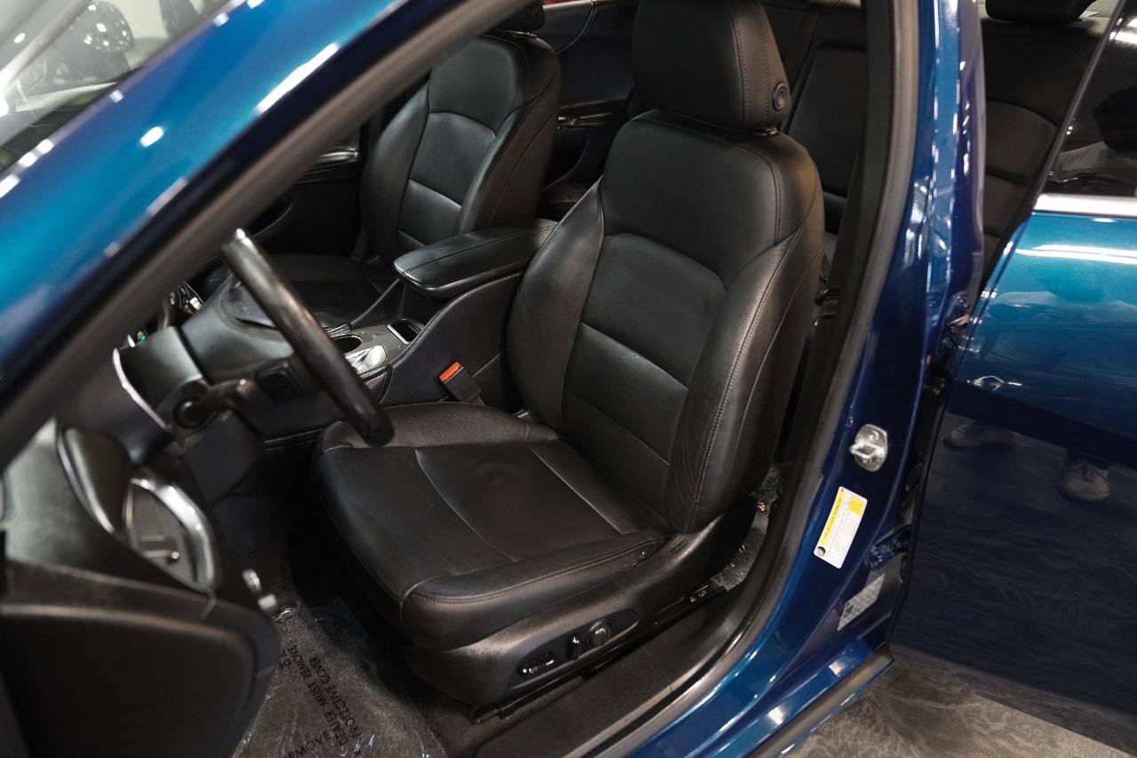 Used 2019 Chevrolet Malibu LT w/ Leather Package FWD image 19